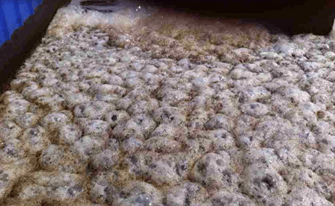 污水处理生化池大量泡沫用消泡剂解决