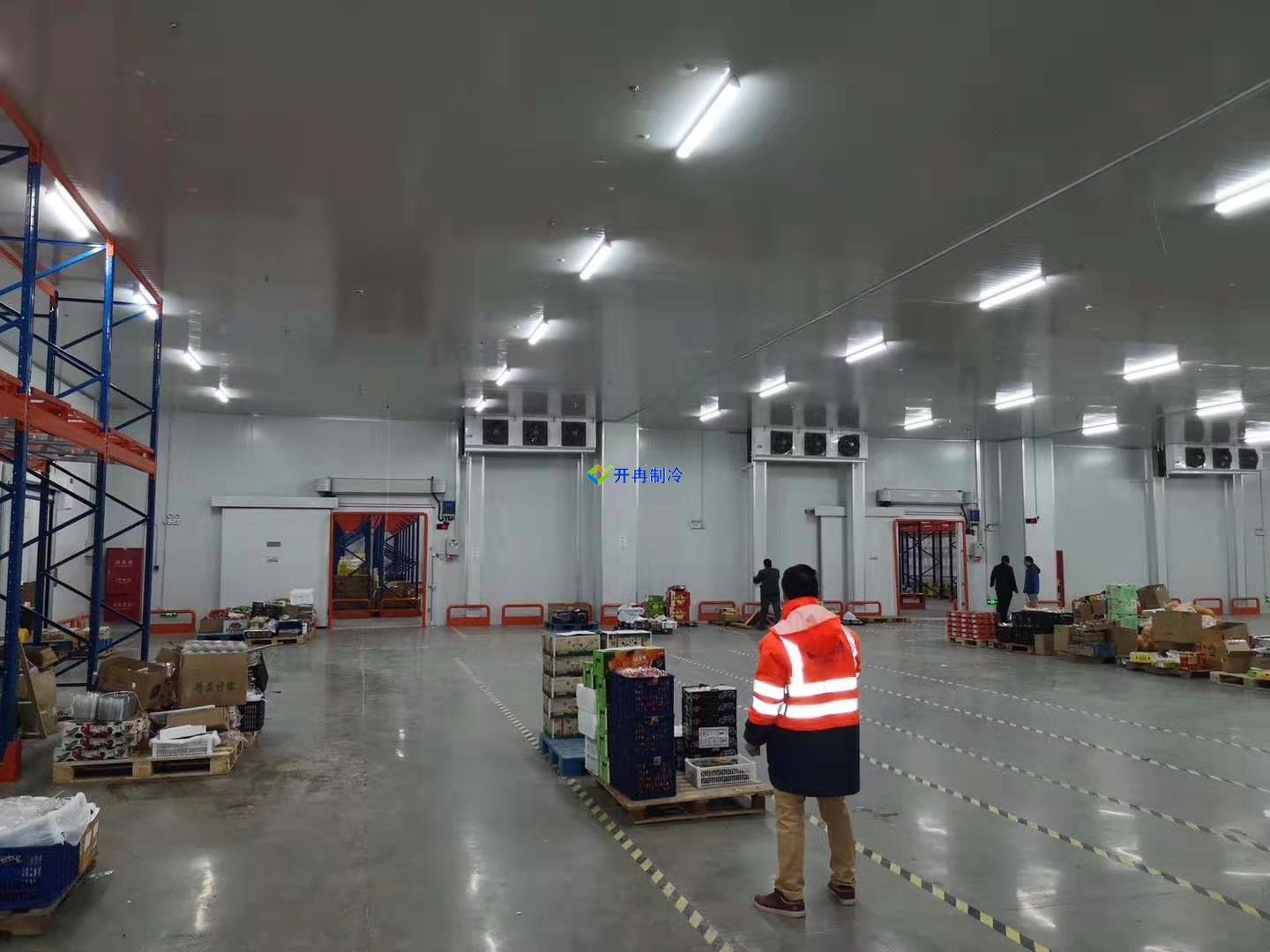 2300平的冷冻库工程,包含所选择的制冷设备多少钱
